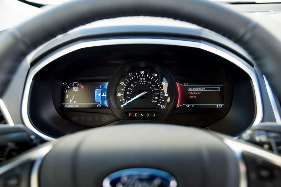 Панель приборов Ford Edge Titanium Elite Package 2018 года  (NA) (фото 2 из 13)
